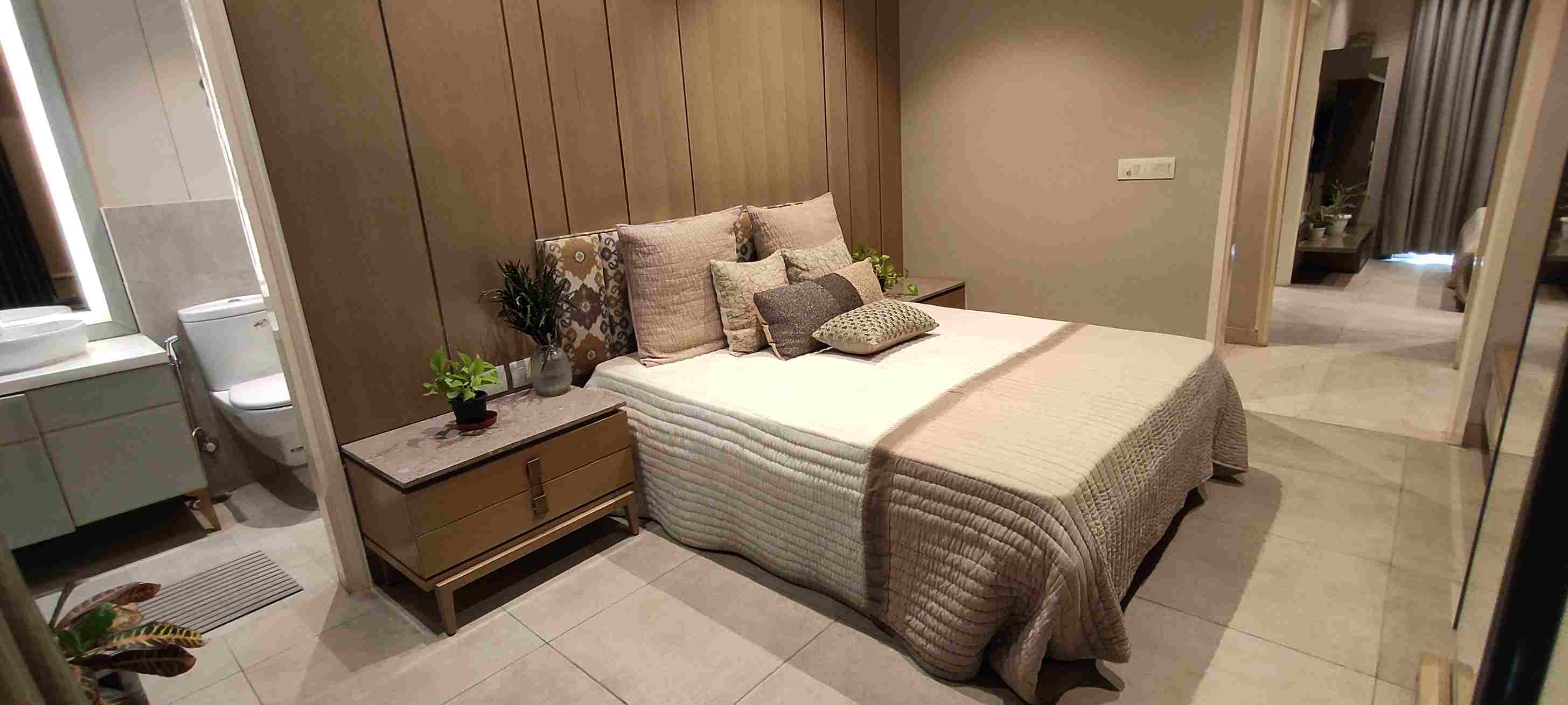 SS The Leaf  / 2BHK / Sector 85 