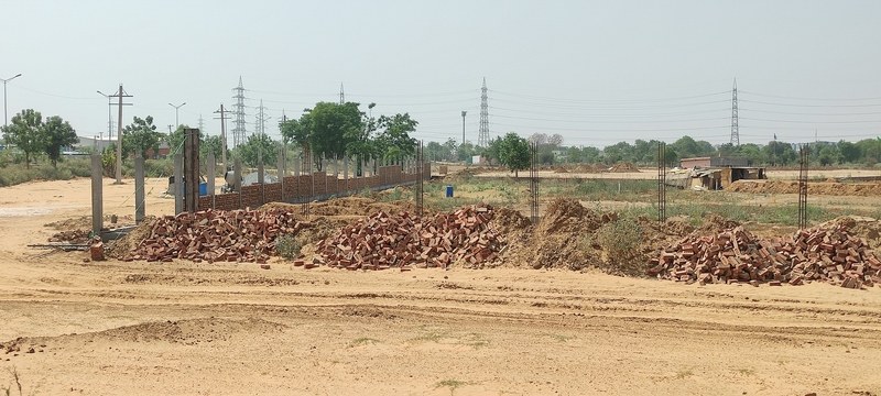 DeenDayal Plots / Sector 95