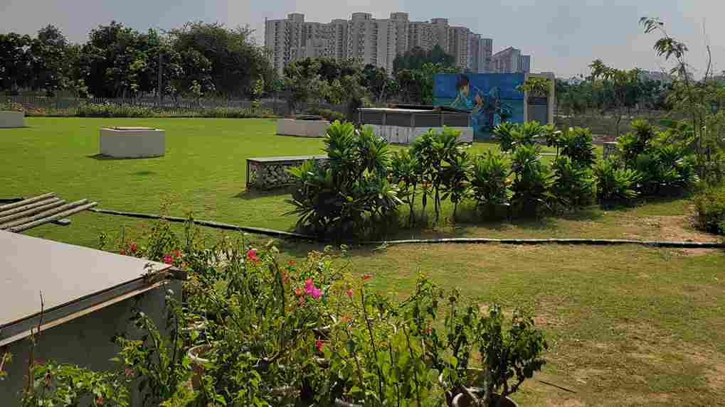 WOOD VIEW RESIDENCES / Sector 89