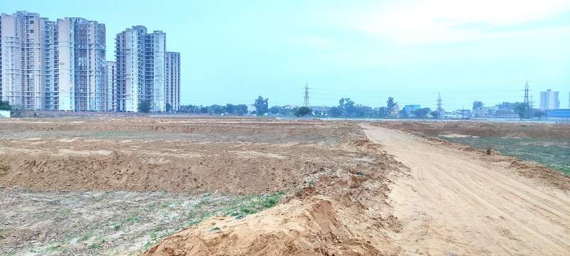 Deen Dayal Plots / Sector 95