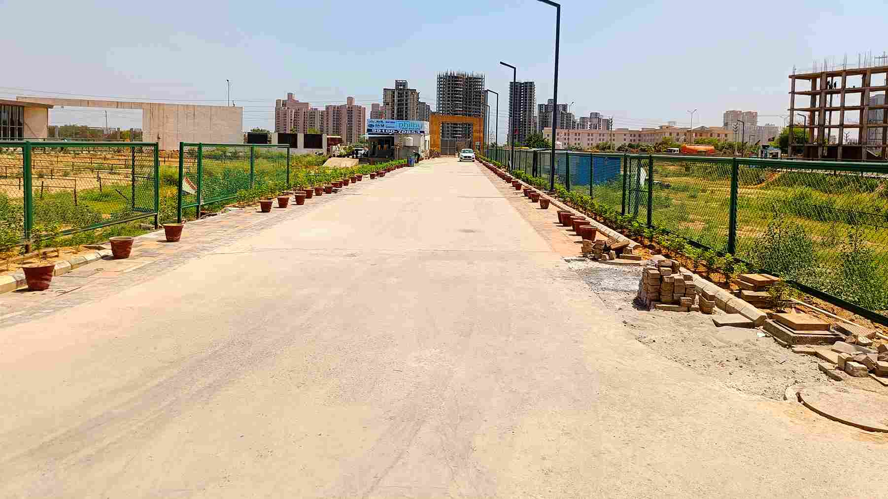 ROF INSIGNIA PARK / FLOORS / SECTOR 93