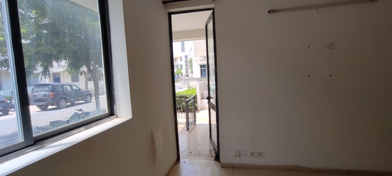 Vatika India Next / 2BHK Resale Floor / Sec. 82