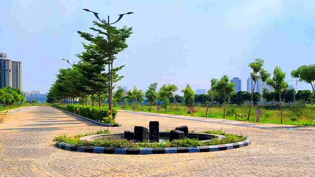 WOOD VIEW RESIDENCES / Sector 89